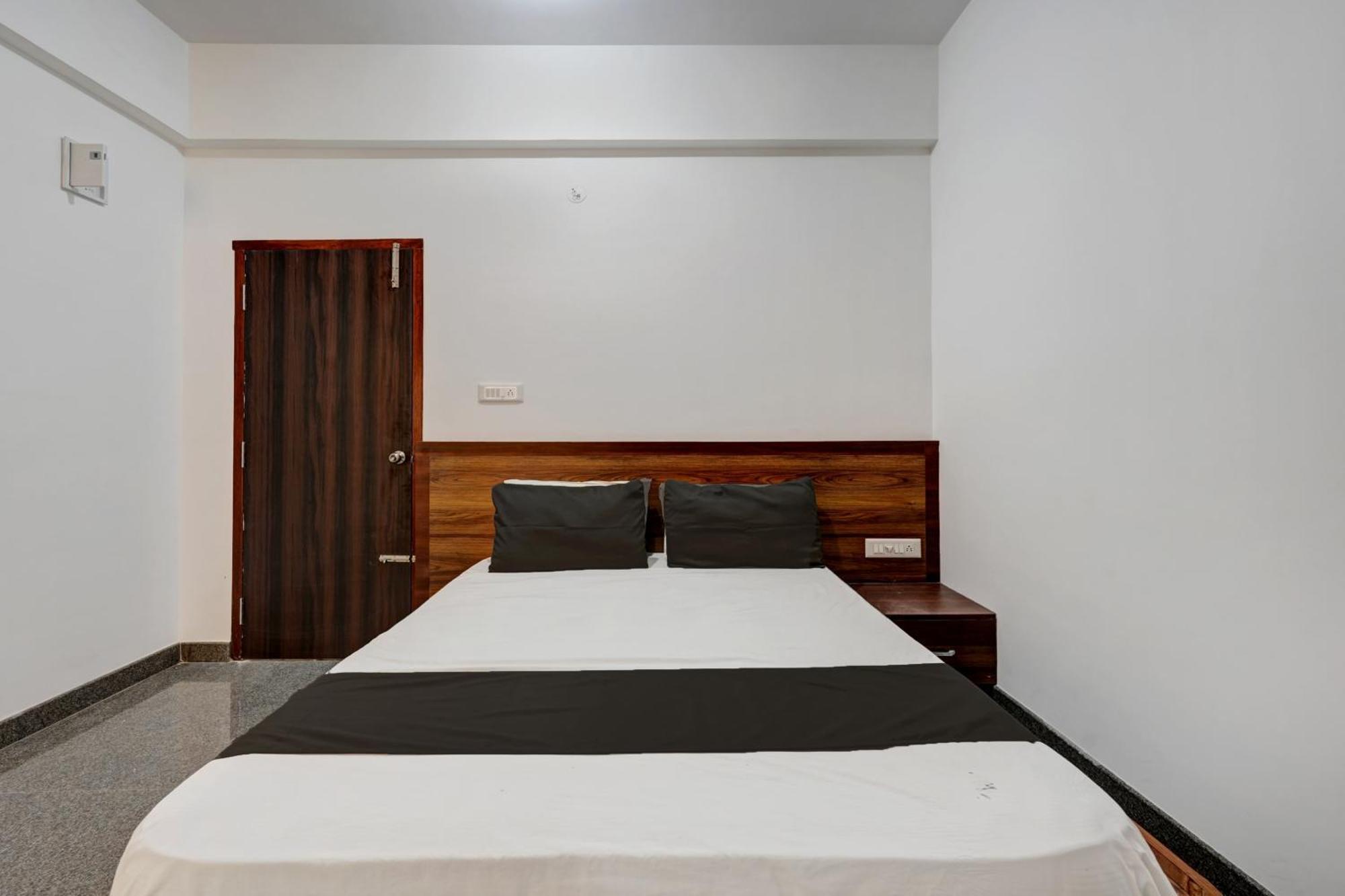 Oyo Hotel Bungalow Inn Lodging & Boarding Bangalore Eksteriør billede
