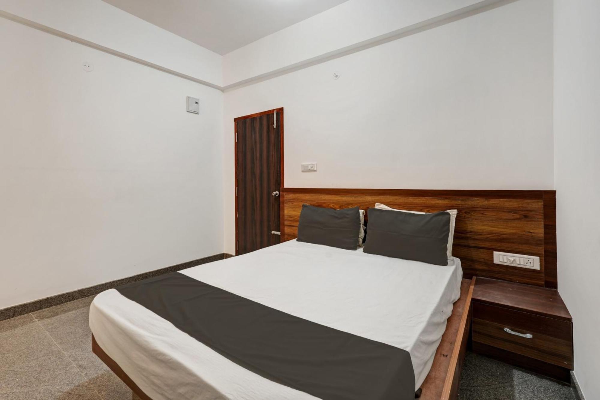 Oyo Hotel Bungalow Inn Lodging & Boarding Bangalore Eksteriør billede